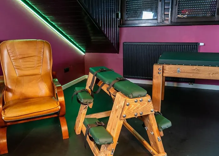 Red X Loft Private Adults Only Bdsm Lägenhet Wrocław