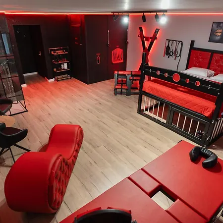 Red X Loft Private Adults Only Bdsm شقة فروتسواف