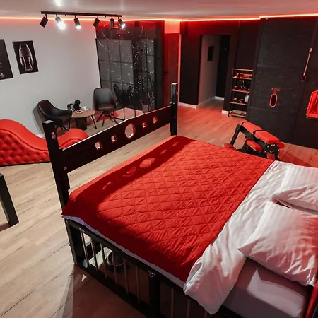 Red X Loft Private Adults Only Bdsm شقة *