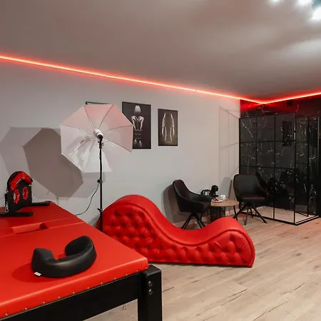 شقة Red X Loft Private Adults Only Bdsm *