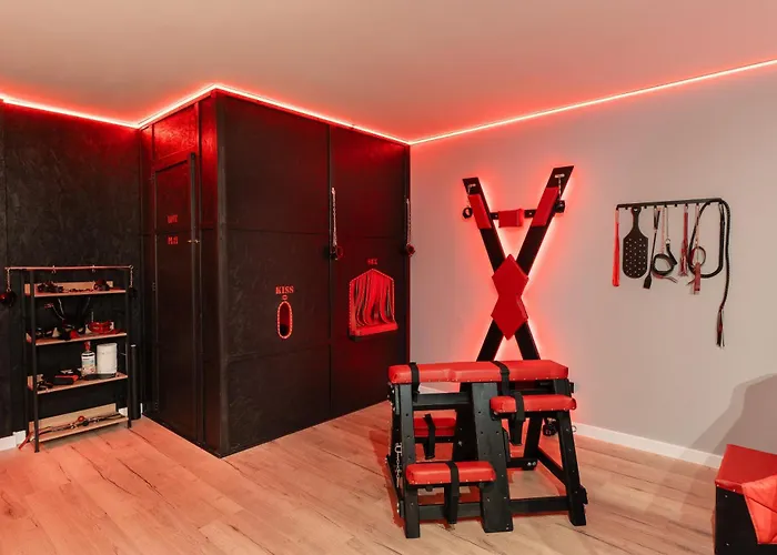 شقة Red X Loft Private Adults Only Bdsm *