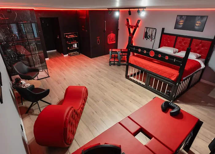 Red X Loft Private Adults Only Bdsm شقة فروتسواف