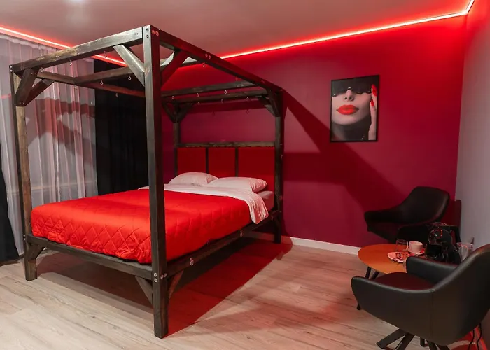 Red X Loft Private Adults Only Bdsm * فروتسواف