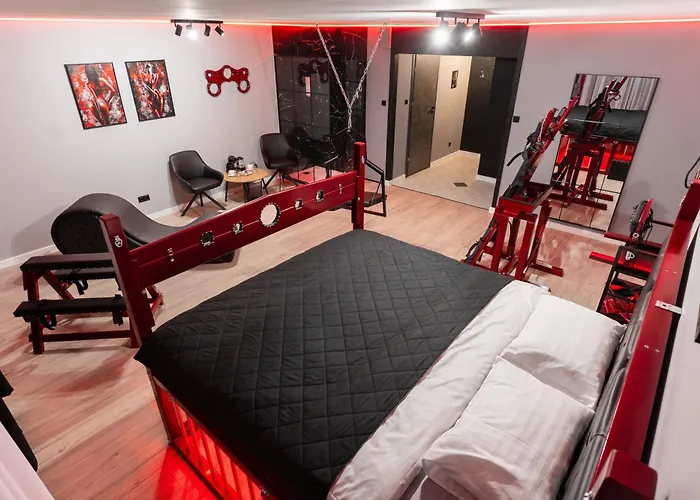 Red X Loft Private Adults Only Bdsm * فروتسواف