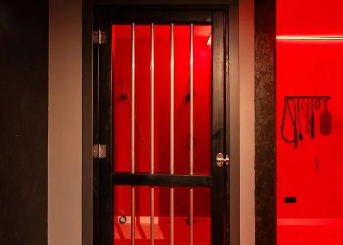 Red X Loft Private Adults Only Bdsm شقة فروتسواف