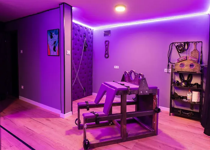 Red X Loft Private Adults Only Bdsm شقة *