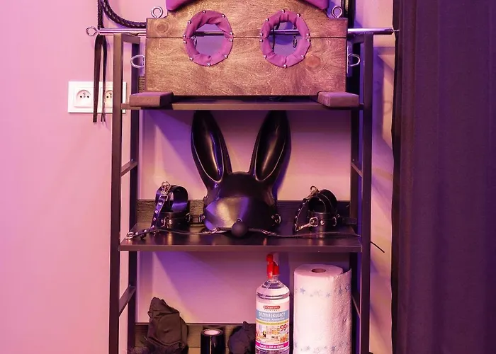 Red X Loft Private Adults Only Bdsm شقة